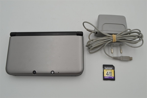 Nintendo 3DS - Silver and black - Konsol - SNR SEF107798886 (B Grade) (Genbrug)